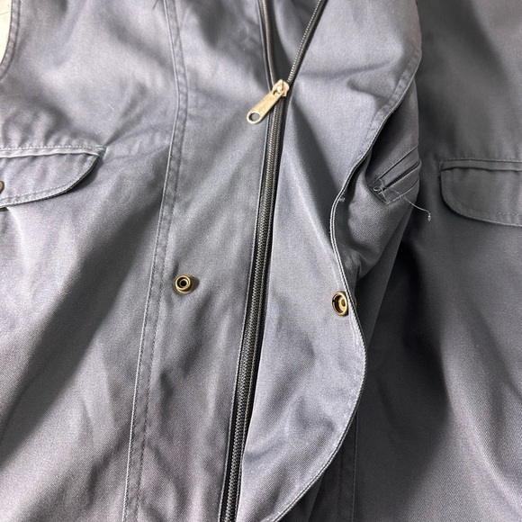 Men's Vest - Picture 5 of 13